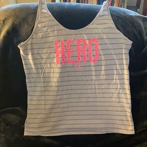 Under Armour Charged Scoop Neck Tann